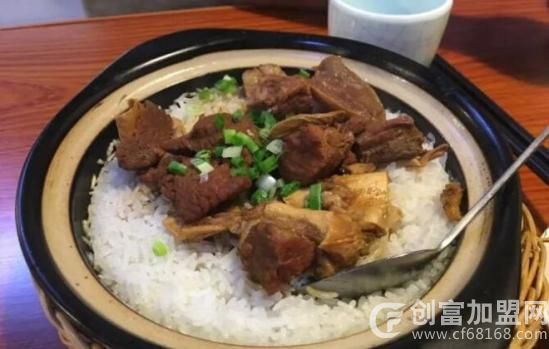 炉火阿昌牛腩煲仔饭